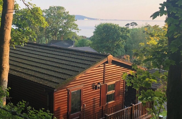 "Kingfisher Lodge" avec vue sur la mer dans un endroit paisible ** DISPONIBILITÉ TARDIVE **