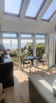 KINGHORN - Private Room, own entrance, ensuite, sunroom & Views