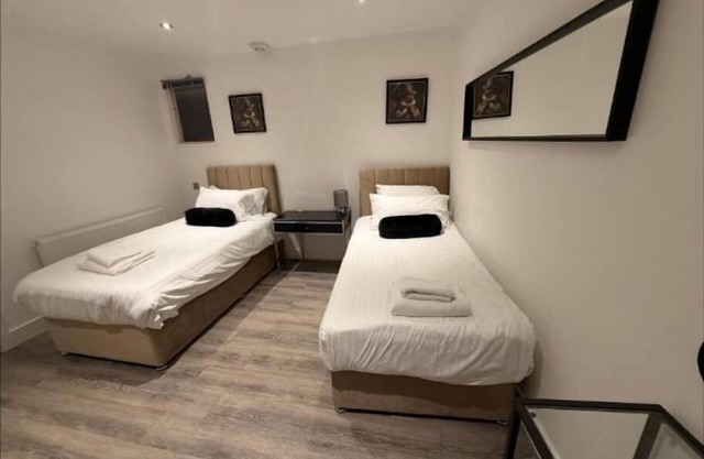 Kings Lodge By Nivaas 1 : Two-Bedroom Deluxe Apartment