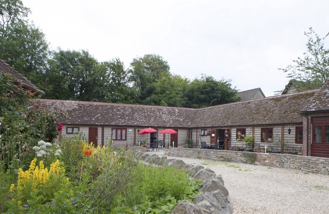 Kingston Country Courtyard