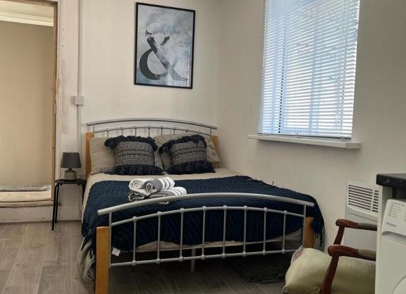 Kingston Studio flat