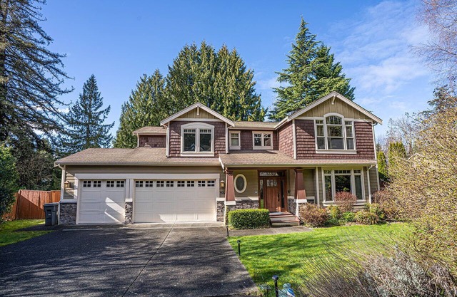 Kirkland's Expansive Custom Built Home Near Juanita