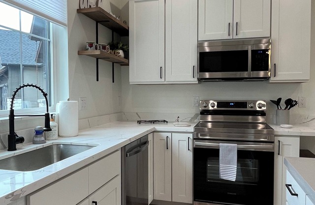Kirk’s Kasita~ a charming 1-bedroom Kasita with WiFi, AC in beautiful Prescott!