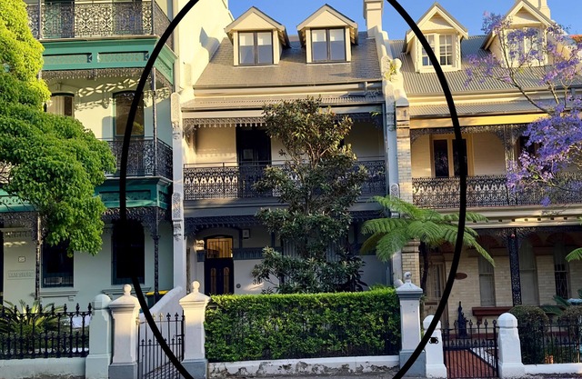 Kirribilli Luxury Grand Terrace House