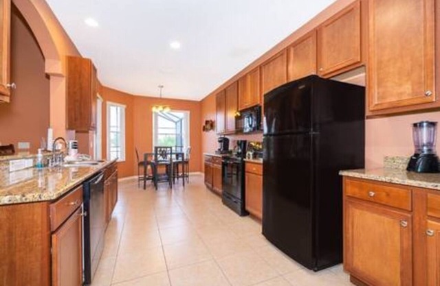 6 Bdrm Villa Close to Theme Parks w/Private Pool