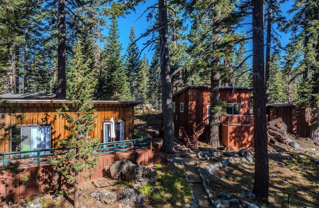Kit Carson Lodge