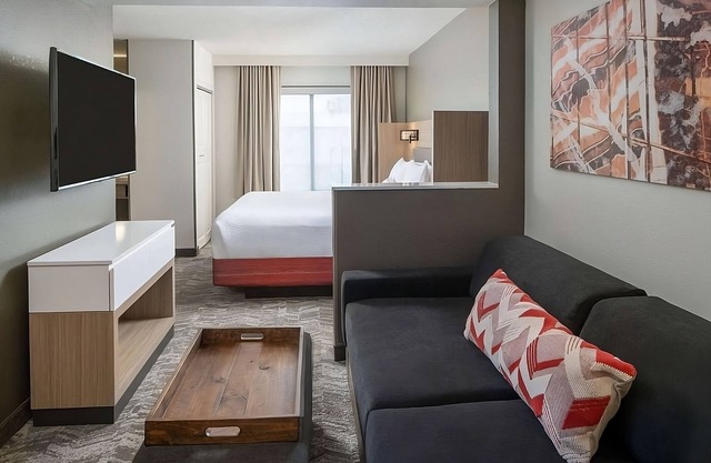 Kitchenette, Pool, Pet-friendly, Free Parking! Nashville At Its Best!