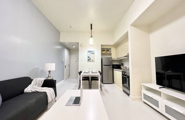 KL Tower - Nicely Furnished 1BR near Greenbelt Mall Makati City