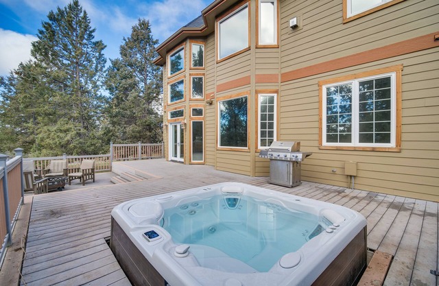 Klamath Falls Vacation Rental w/ Resort Amenities!