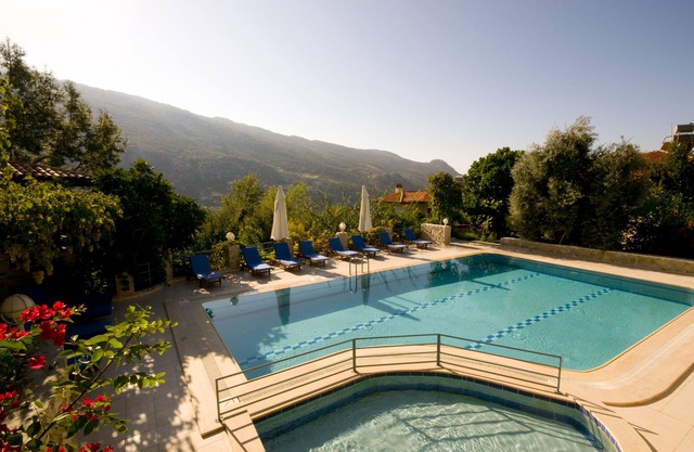 Villas paisibles situées dans des jardins naturels avec piscine privée