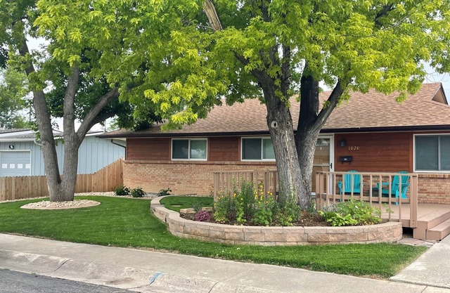 Knock's Hot Tub Haven in Loveland
