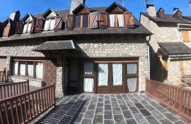 FRAPPE AT MOUNTAIN HOUSE IN ARTIES-ARAN BAQUEIRA-VALLEY