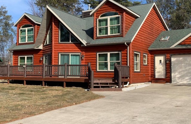 Knott's Berry Pines ( Rustic yet Modern Comfortable )