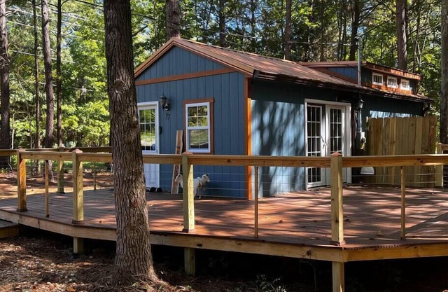 Knotty Pines Tiny Cabin House near Kentucky Lake, TN