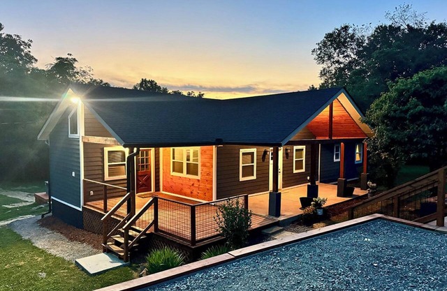 Kodak - Deer Retreat - 3 bedroom - sleeps 6