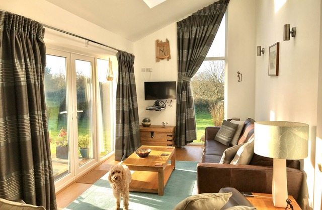 Maison familiale contemporaine et accueillante près de Sidmouth avec WiFi. 4 couchages