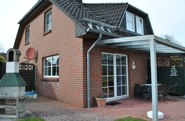 Komfortables, Helles Steinhaus mit Überdachter Terrasse