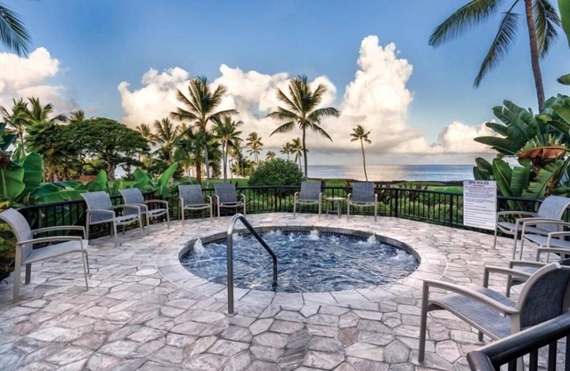 Kona Coast Ideal 1BR Space w Pool. Escape to bliss