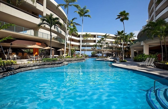 Kona Dream! 2 Spacious Units, 2 Pools, Spa, Near Keauhou Bay Beach/Haleo Luau!