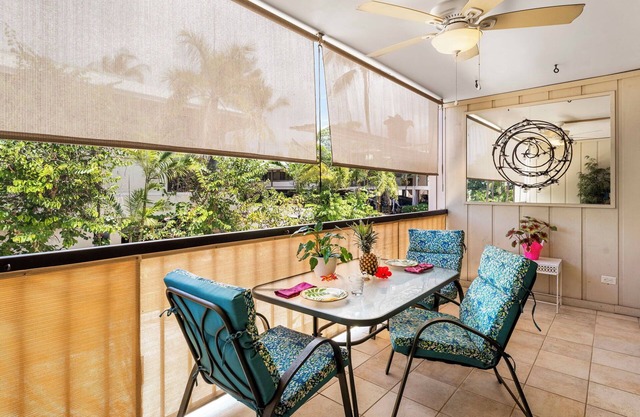 Kona Plaza#221 Stylish Condo, Able to Walk to everything, Heart of Town, AC!