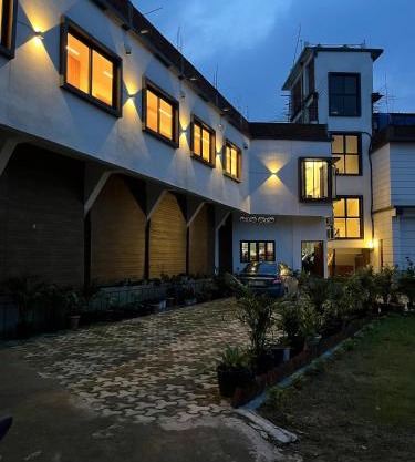Konwar Inn & Suites