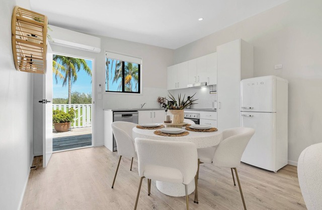 Kookaburra Sleeps 5, Luxe Riverside Retreat