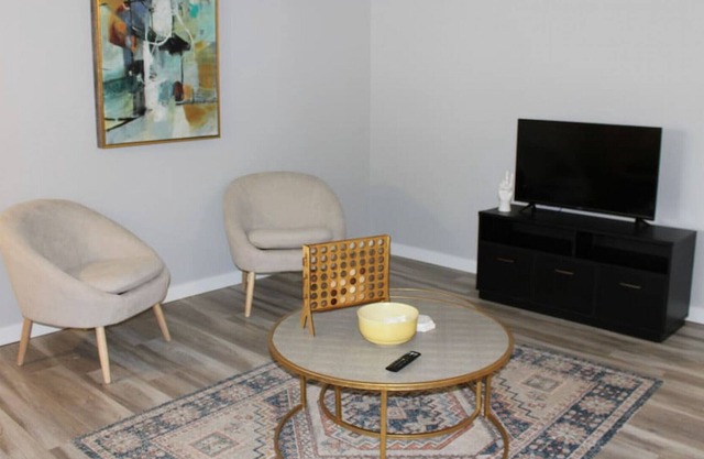 Kootenia · Clean & Cozy townhome. Close to DT Boise