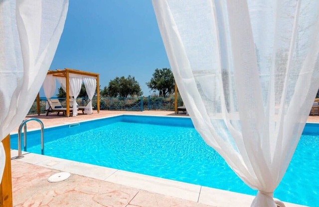 Koroni Xenios Zeus, Holiday Sunny Getaway