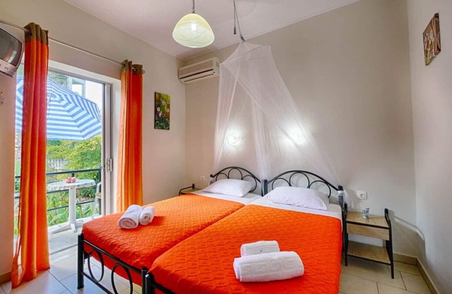 Kostas Studio 1 - the beach, small supermarkets and restaurants are within easy walking distance