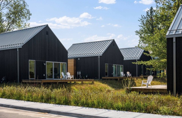 KOTI 6 (Two Bedroom) Traverse City's Scandinavian Cabins, vacation home on TART & mins to Traverse C