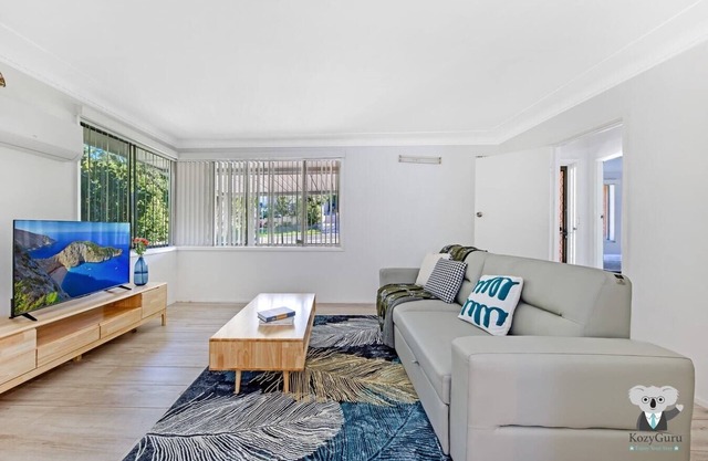 KozyGuru | Carlingford | 3 Beds + Free Parking