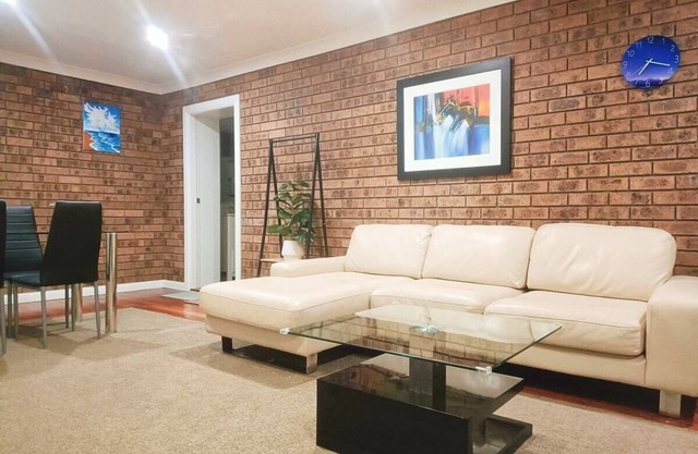 KozyGuru | Cherrybrook Tranquil Retreat 2BR +Pool