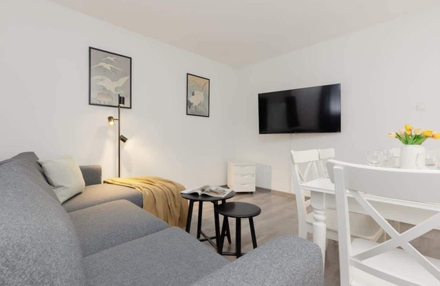 Krucza 41/43 | Spacious Apartment | Next to PKiN