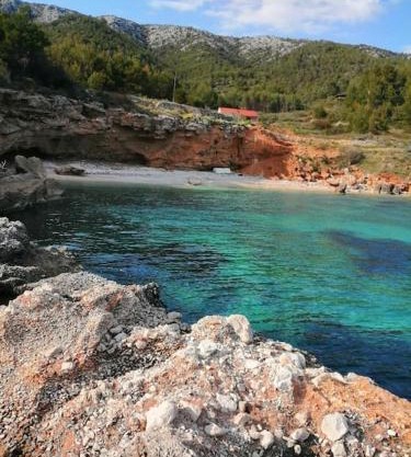 Kuća za odmor Gnjila u uvali iznad prekrasne plaže