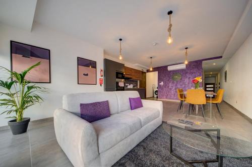 Kuya 3BR Modern Apt By JL