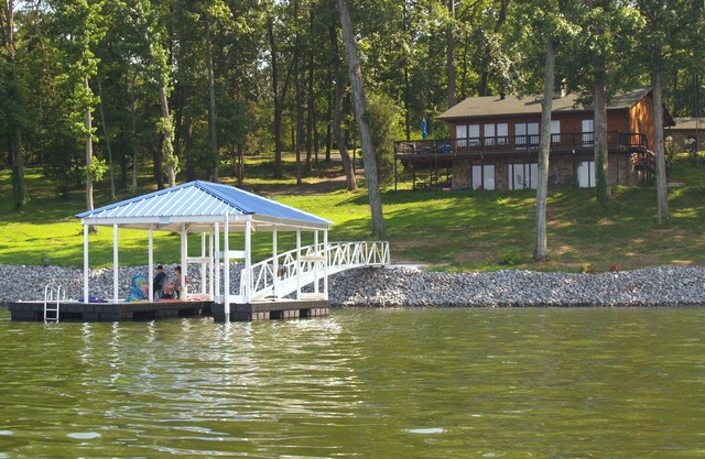 KY Lake Arts & Crafts - Cèdre Shake Home - Location d'un quai privé / d'un bateau sur place *