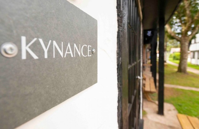 Kynance Cottage, Recently Renovated, 5 Star