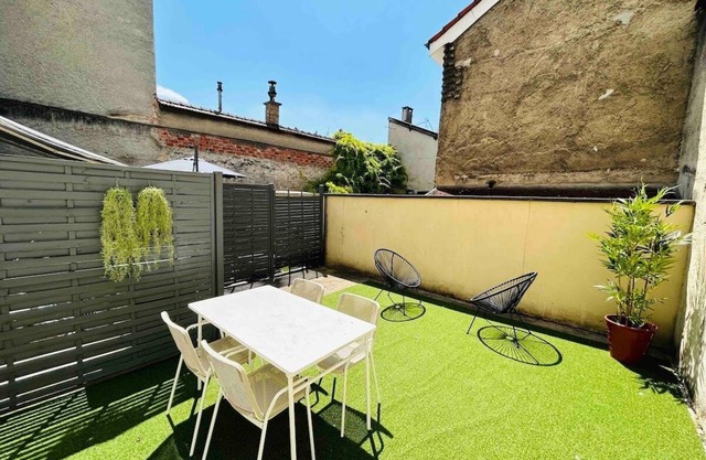 L’élégant Courcelles | Cour Privée | Centre-ville