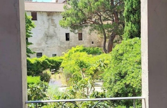 l'Avignonesque Intra-Muros: Maison Rooftop 12/14 p