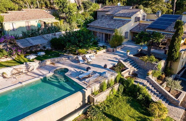 L'Encantada, propriété de charme dans Nîmes avec piscine et espaces verts