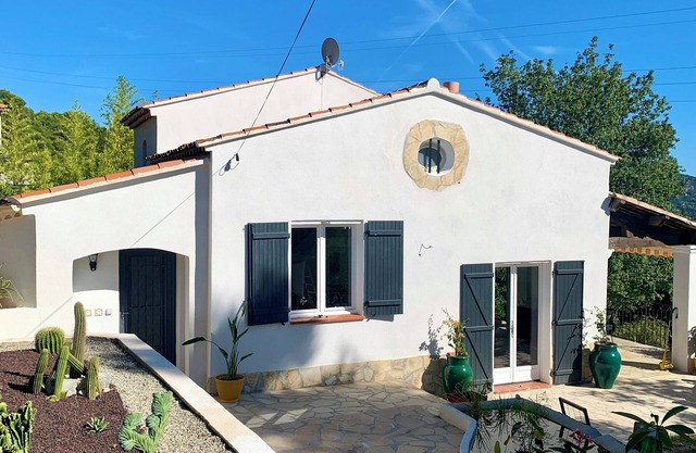 L’oasis verte: vue imprenable, piscine, intimité