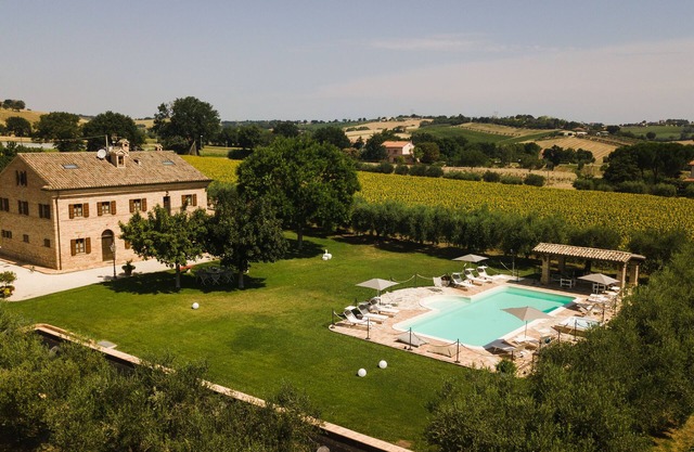 L'Olivo, app dans une villa typique avec piscine à 7 km de la mer, Senigallia, Marches
