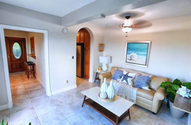 La Brisa: Experience Island Bliss – Luxury Suite with Unforgettable View