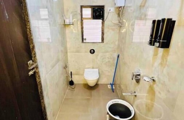 La Carlos Serviced Apartment