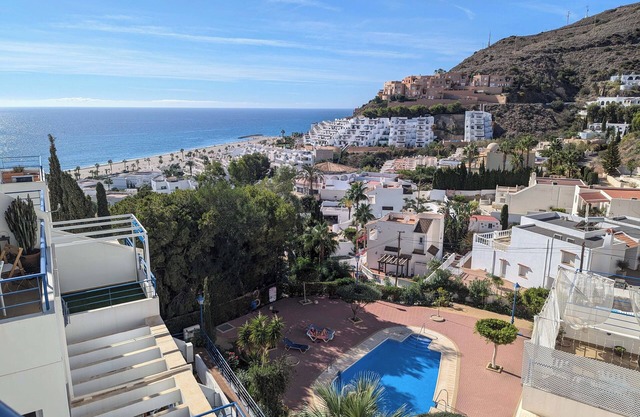 Penthouse de 3 chambres avec vue spectaculaire sur la montagne et la mer
