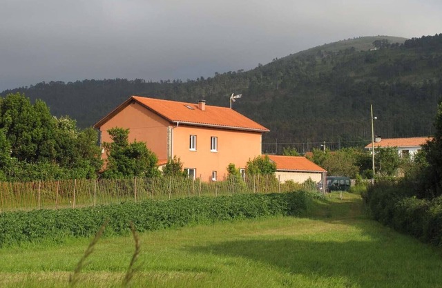"La Casa Roxa" Confortable et confortable, avec grand jardin et belle vue sur la mer