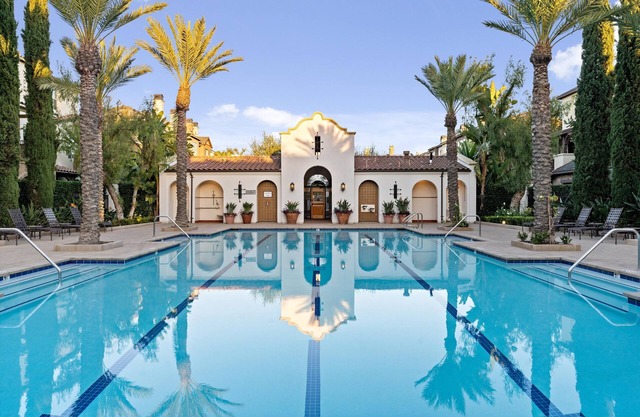 La Casita - 31+ Day Stay - Centrally Located in Anaheim Colony Historic District