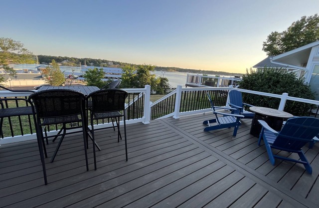 La Casita! Brand new cottage with boat parking overlooking Honey Creek Marina!!!