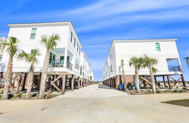 La Casita, new beach cottage, easy beach access