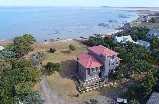 La Fortezza: Soundfront, large yard, covered porches, small dock.